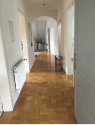 Möblierte 5 Zimmer Wohnung in Rödelheim im 5. OG