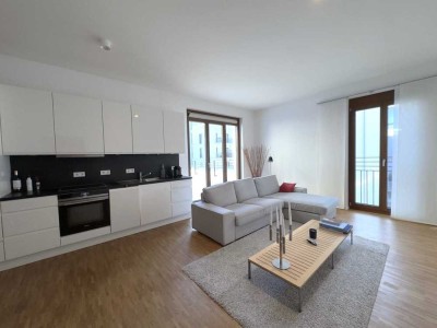 Parkend Moderne Drei-Zimmer-Penthouse-Wohnung im Europa Viertel