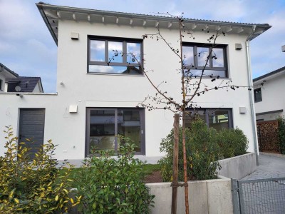 Attraktives Einfamilienhaus mit fünf Zimmern in Brühl, Bäumelweg Nord, neuwertig