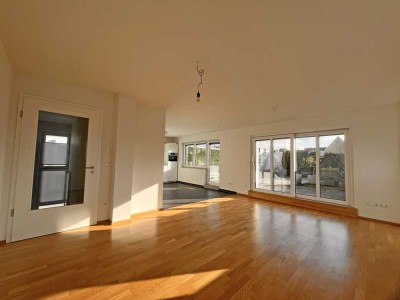 Hochwertige 3-Zimmer Wohnung mit großer Dachterrasse