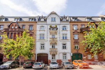 PROVISIONSFREI! Charmante Familienwohnung für Altbauliebhaber mit Dachterrasse und Skyline-Blick im