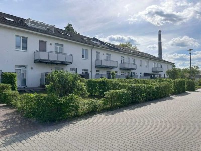 2 Zimmer mit Terrasse und Gartenanteil, offener Wohnbereich, Bad mit Wanne, Fußbodenheizung! SP!