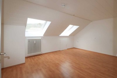 Helle 3,5 Zimmer-Dachgeschosswohnung in Schongau! Ideal für Kapitalanleger und Eigennutzer