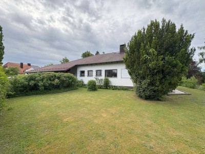 Attraktives Einfamilienhaus mit traumhaftem Garten in Ortsrandlage
