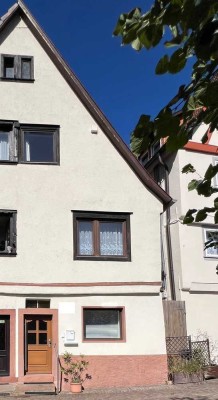 Altstadthaus (im First geteilt)