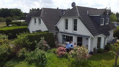 Wunderschöne Doppelhaushälfte mit Blick über die Felder