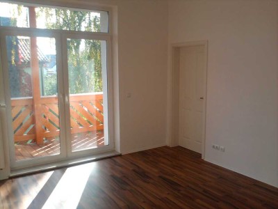 3 Raum Whg mit Balkon 3-Familienhaus , Energieeffizient saniert !