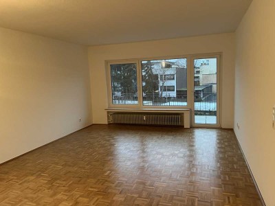 Gepflegte 2-Zimmer Wohnung mit Parkettboden und Blick in den Garten in der Stadtmitte von Langenfeld