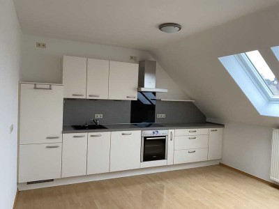 Schöne, helle 3-Zimmer-DG-Wohnung im Herzen von Güntersleben