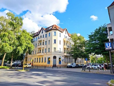 Erstbezug – Sanierte möblierte 2-Zimmer-Altbauwohnung in der nähe der U6 Scharnweberstraße