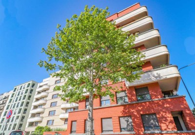 Edle Erdgeschosswohnung mit zwei sonnigen Terrassen und exklusiver Markenküche