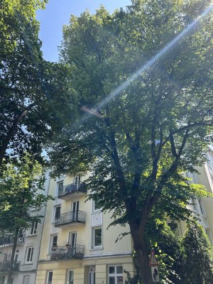 Frei lieferbare sanierte 2 Zimmer Altbauwohnung in bevorzugter Lage von Hamburg Eimsbüttel