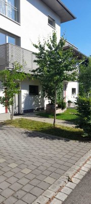 Sehr schöne, neuwertige 2,5-Zimmer-EG-Wohnung  mit großer Terrasse/ Einbauküche in Lindau