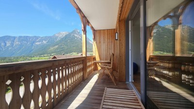 Lichtdurchflutete Wohnung mit traumhaftem Dachsteinblick und großen Balkonen