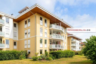 IMMOBERLIN.DE - Wohlfühllage: Helle Wohnung mit Balkons & Pkw-Stellplatz