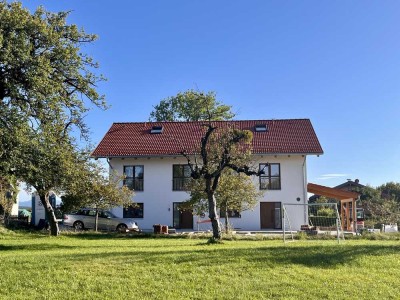 Erstbezug: Großzügige DHH in Aufhofen (Egling)