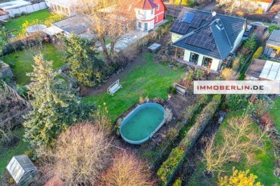 IMMOBERLIN.DE - Wunderbarer Bungalow mit idyllischem Südgarten in naturverbundener Lage