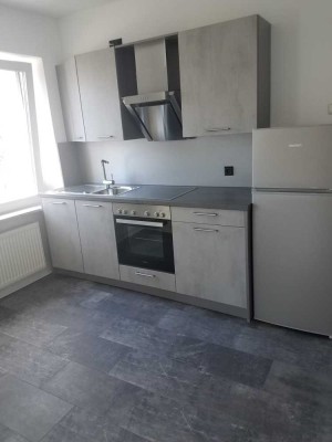 Vollständig renovierte 2-Raum-Dachgeschosswohnung mit Einbauküche in Schwelm