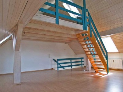 Großzügige Galeriewohnung auf 2 Ebenen mit Gartenmitbenutzung