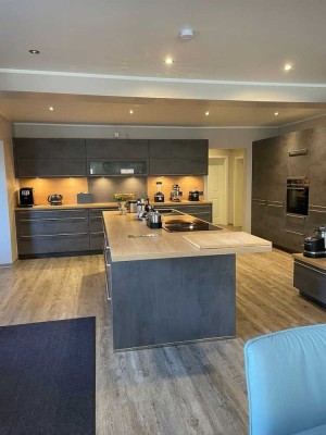 Barrierefreie 200 m² EG Wohnung, die aufgeteilt werden könnte