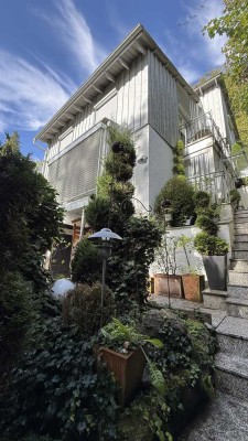 Naturnahes Einfamilienhaus in Hanglage mit Panoramablick und hochwertiger Ausstattung