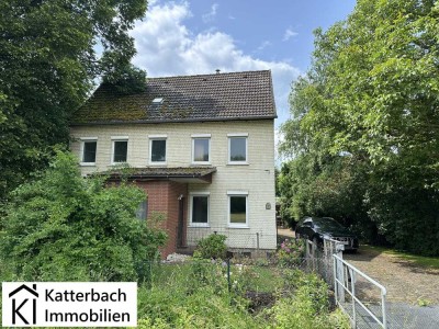 Freistehendes Ein- bis Zweifamilienhaus mit großem Grundstück in Rhüden