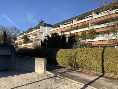 freistehende- helle 2-Zimmer-Wohnung  in Moosach mit TG Stellplatz