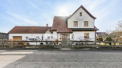 Charmantes Einfamilienhaus mit 6 Zimmern, großer Terrasse und Garage in Maxhütte-Haidhof