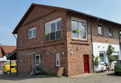 Geräumige, gepflegte 3-Zimmer-Wohnung mit schöner Loggia zur Miete in Leiferde.