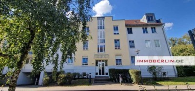 IMMOBERLIN.DE - Feine Wohnung mit Westterrasse und/oder Garage & 11 Pkw-Stellplätze beim Yachthafen