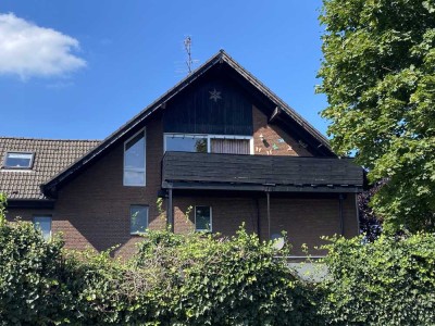 2-Zimmer Dachgeschosswohnung mit Balkon in Oberhausen-Königshardt