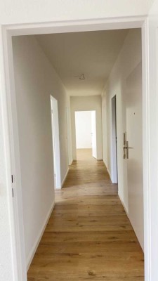 Sanierte 3-Zimmer-Wohnung mit 2 Balkone – sofort einziehen und wohlfühlen!