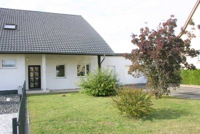Doppelhaushälfte mit Charme und Potenzial in Frankfurt (Oder) auf großem Grundstück mit Garage