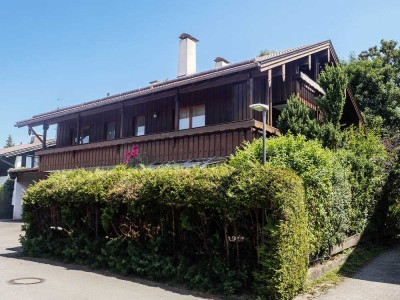 Top-renovierte 2-Zimmerwohung mit umlaufendem Balkon und Bergblick - ruhige Lage