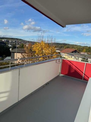 Helle, frisch renovierte 3-Zimmer-Wohnung mit Balkon in Taunusstein-Hahn