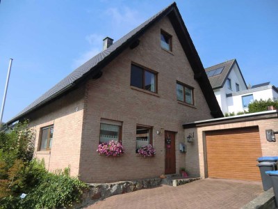 * * Einfamilienhaus in Brilon-Petersborn (Nähe Willingen)  * *