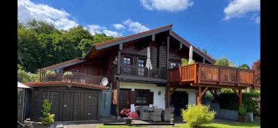 Besonderes Holzblock - Haus in idyllischer Lage *PROVISIONSFREI*