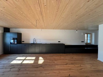 2-Zimmer-Wohnung mit schöner Küche und Innenausstattung in Falkenstein