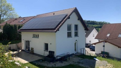Platz für die ganze Familie! Einfamilienhaus in Winzingen mit EEK A+ Wärmepumpe, idyllische Lage