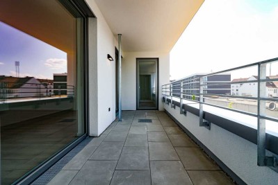 Neubau-Wohnung mit großzügiger Loggia und moderner Markenküche – stilvoll wohnen & genießen