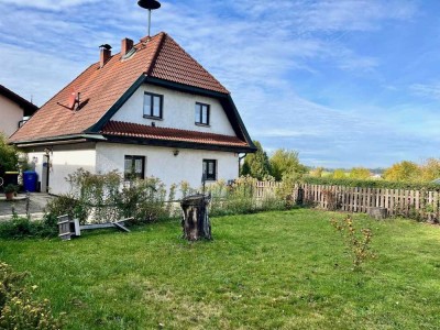 Charmantes, renovierungsbedürftiges Einfamilienhaus mit großem Grundstück in Schönau/Eggenfelden