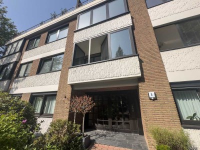 Helle 2,5-Zimmer-Wohnung mit Loggia & Garage in Benrath!