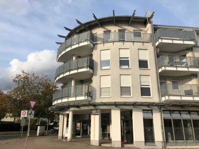 Schickes Appartement mit Balkon, Einbauküche möglich.