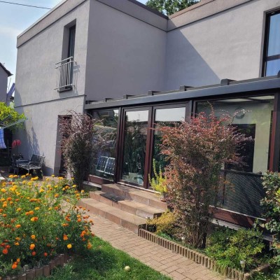 Modernes barrierefreies Zweifamilienhaus in begehrter Lage