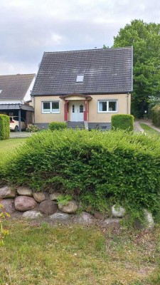 Große 4-Raum.Whg im Häuschen +Garten,+Einbauküche+Carport-Gartenhaus