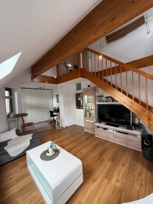 schöne und helle Maisonette-Wohnung in guter Lage