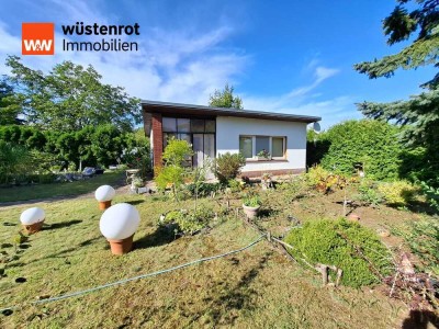 Kleines Paradies: Ferienbungalow im Grünen für Erholung & Freizeit