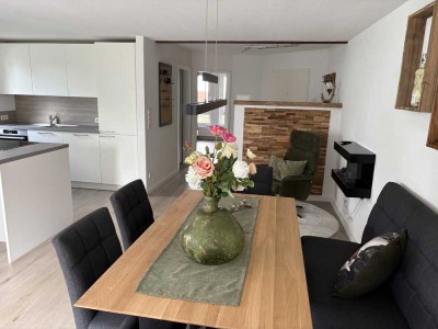 Möblierte, exklusive 2-Zimmer-Wohnung