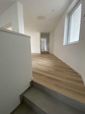 helle Wohnung über 3 Etagen