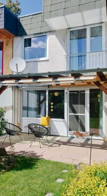 Reiheneckhaus mit Dachterrasse und schönem Garten,  Sauna, Einzelgarage und Stellplatz von Privat